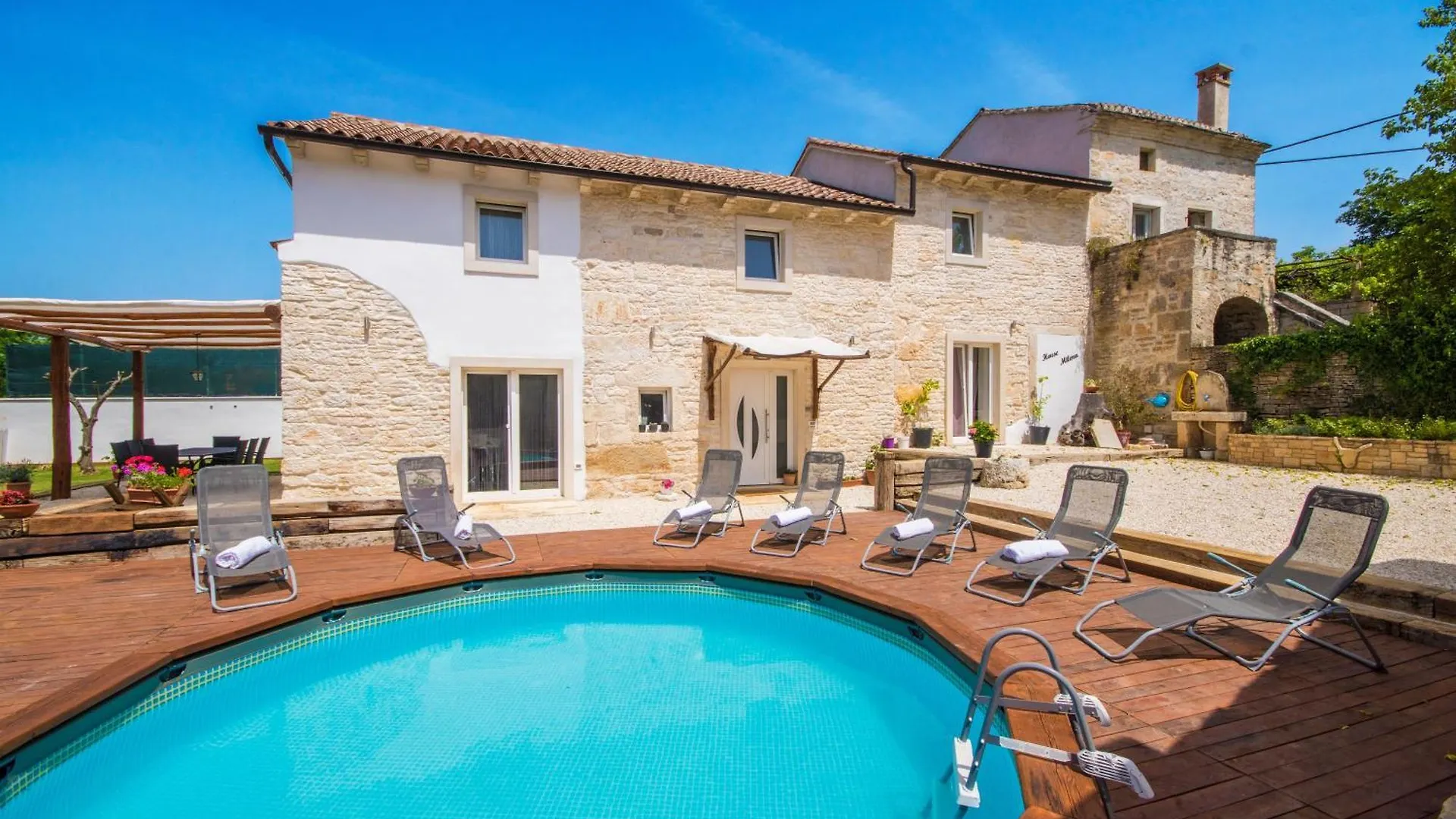 Villa Milena, A Rustic Summer Haven With Pool, Pets Welcome! Modrušani Σπίτι διακοπών